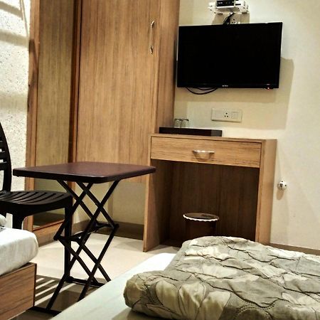 Hotel Ramniwas 贾尔冈 外观 照片